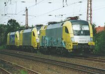 ES 64 U2-014, -007 und -903 in Bremerhaven Hbf.